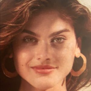 Meet your Posher, Elda